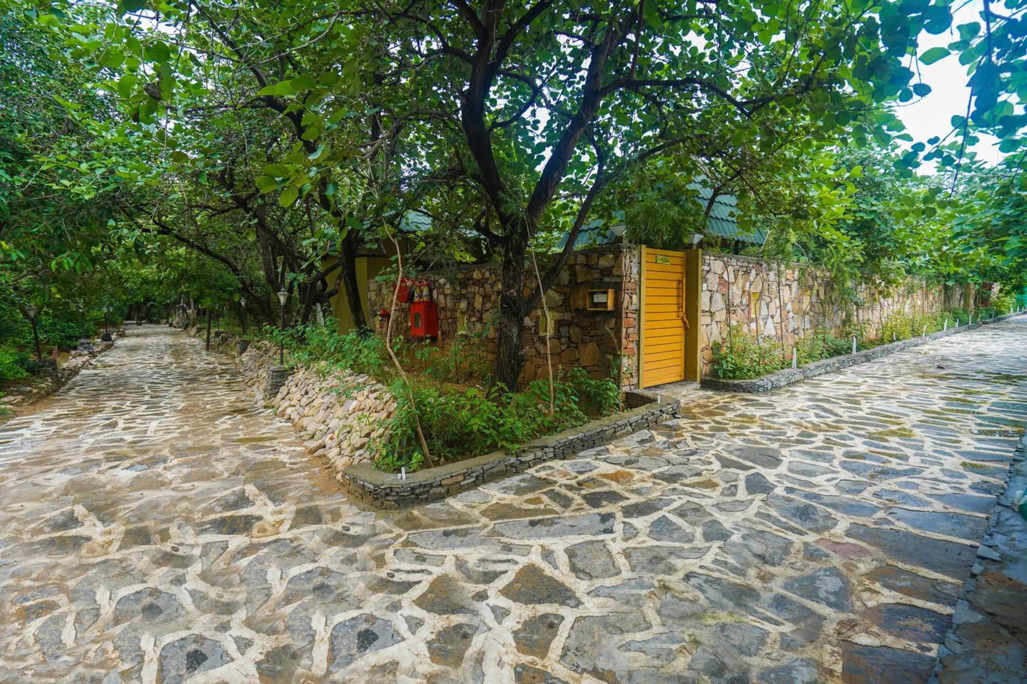 Nature Village Resort Pushkar Exteriör bild