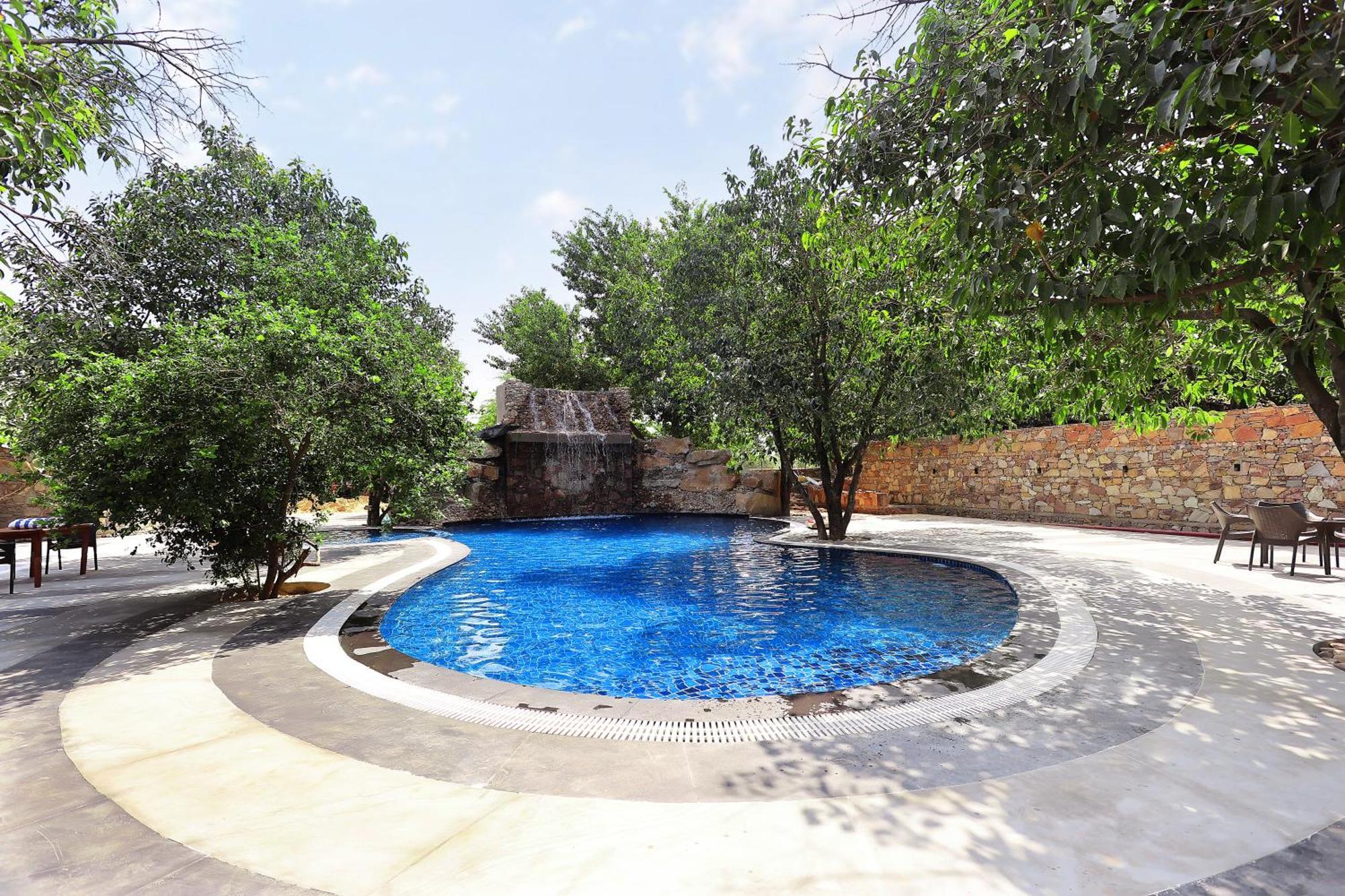 Nature Village Resort Pushkar Exteriör bild